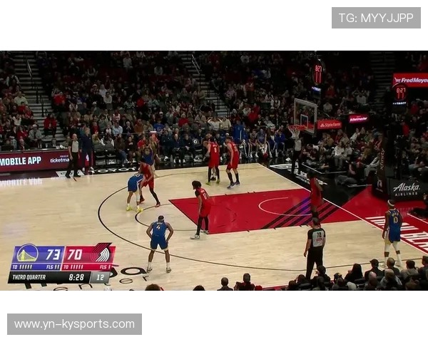 史上最“炸裂”长距离投篮！库里在对阵魔术中投出距离超过70英尺的三分球！